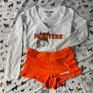 Hooters White and Orange Apparel Set